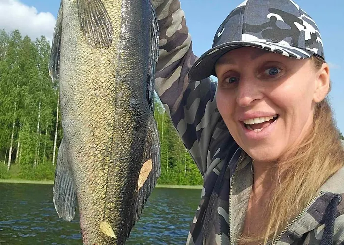 Villa Rantakallio With Jacuzzi Melkoniemi