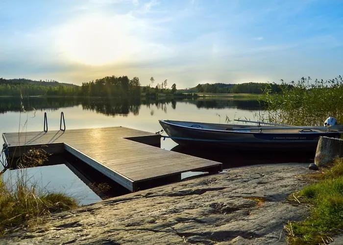Villa Rantakallio With Jacuzzi Melkoniemi